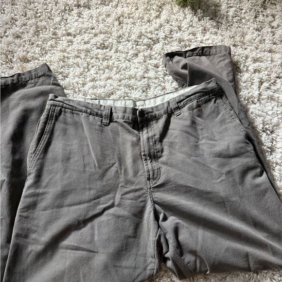 Columbia Men's Gray Chinos - Picture 1 of 7